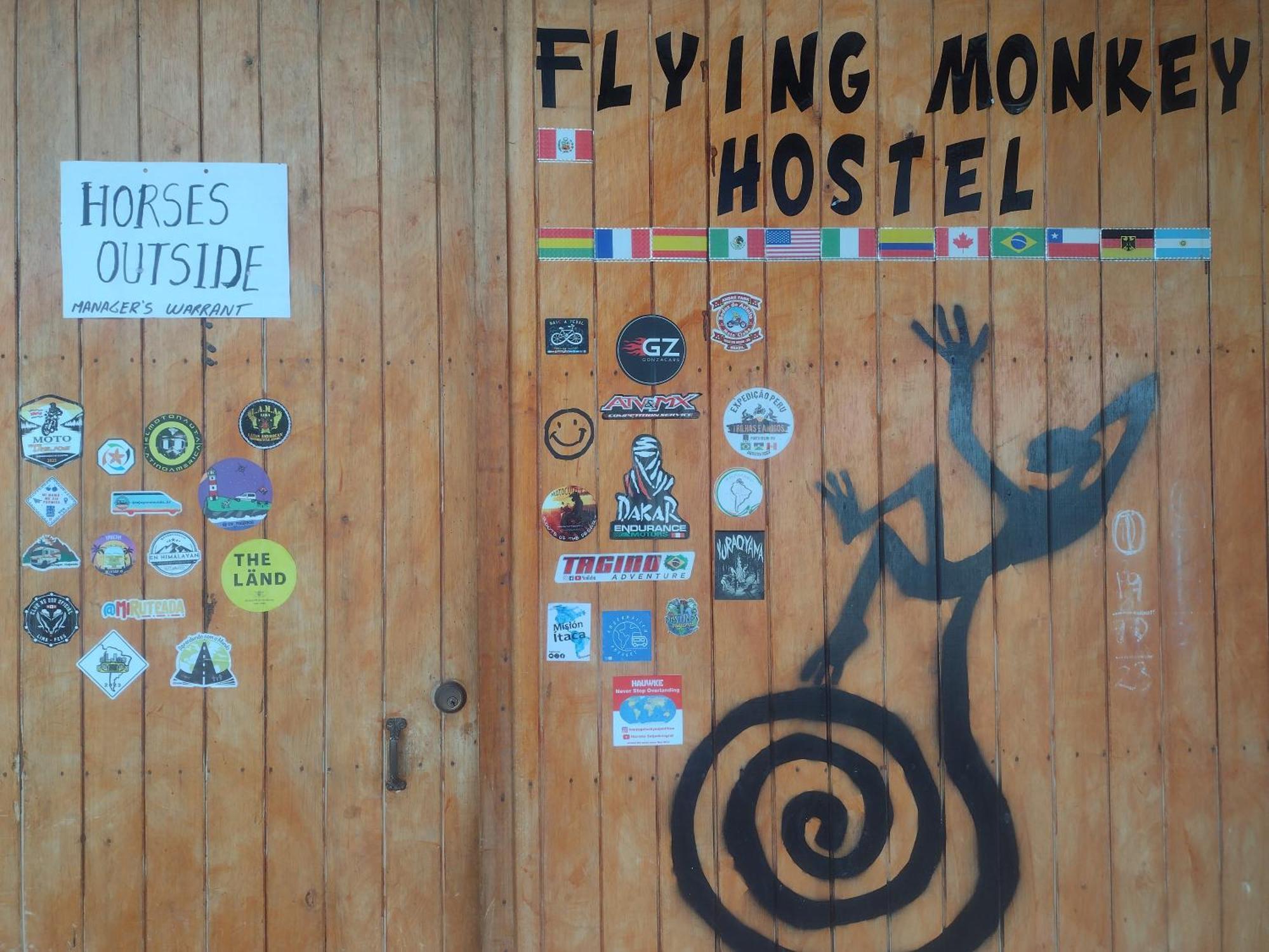 Flying Monkey Hostel نازكا المظهر الخارجي الصورة
